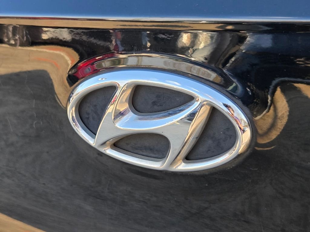 Used 2019 Hyundai Tucson SE image 16