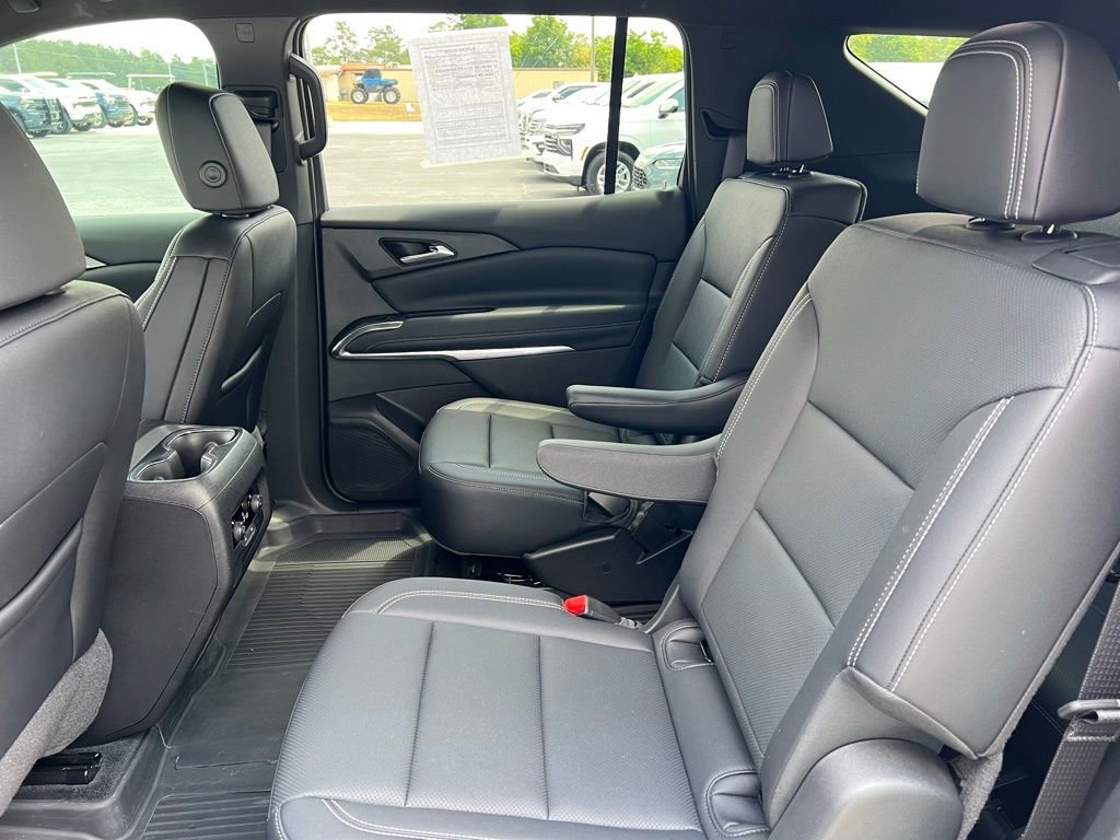 Used 2025 Chevrolet Traverse LT w/ Driver Confidence Package FWD image 9