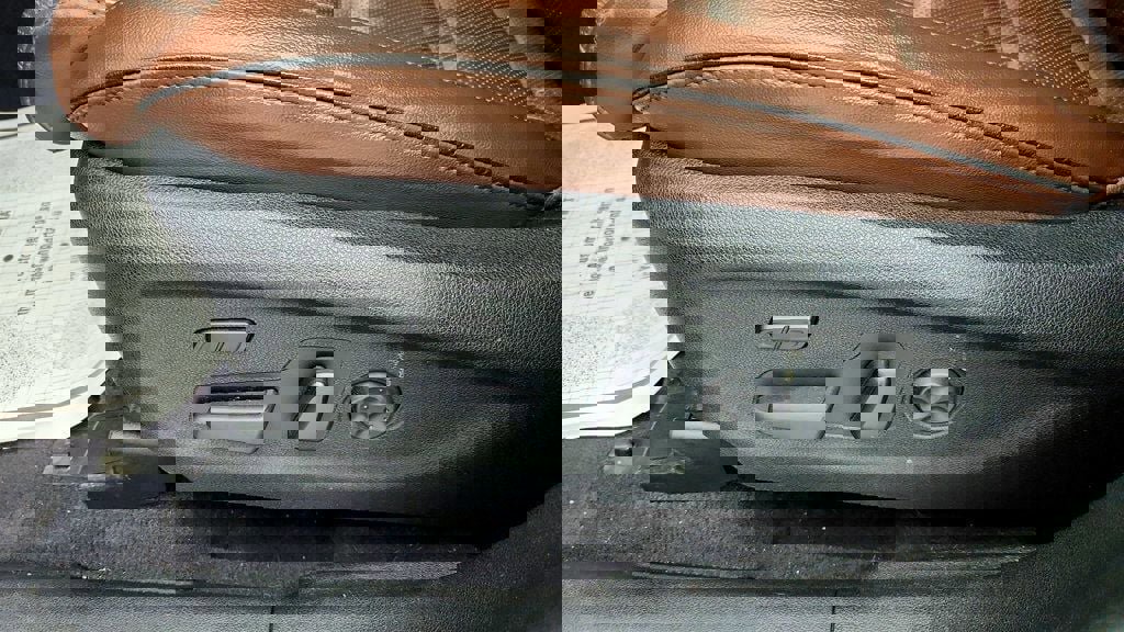 Used 2020 Kia Sorento SX image 12