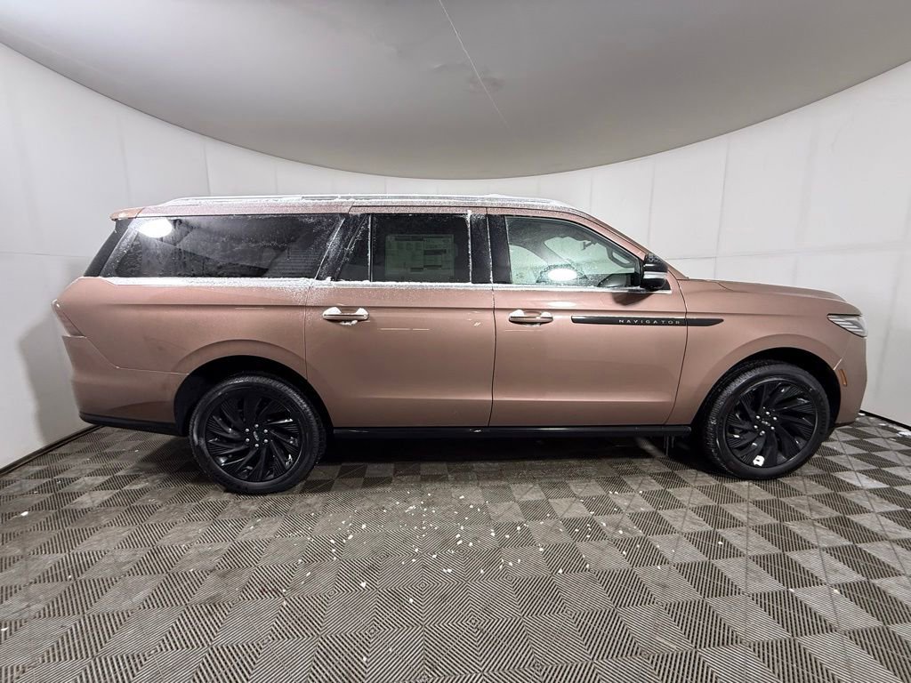 New 2025 Lincoln Navigator L Black Label AWD/4WD image 4