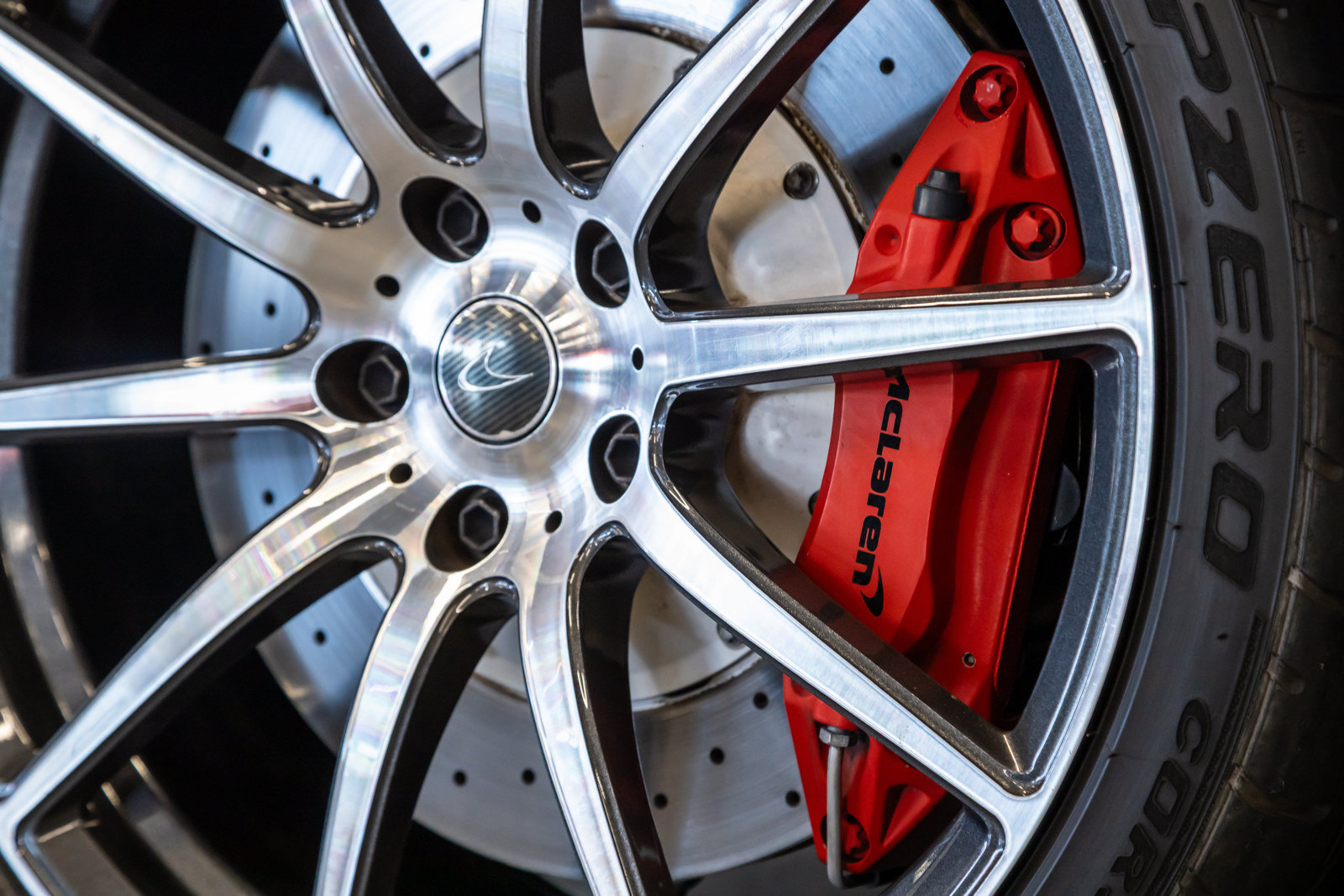 Used 2013 McLaren MP4-12C Spider RWD image 24
