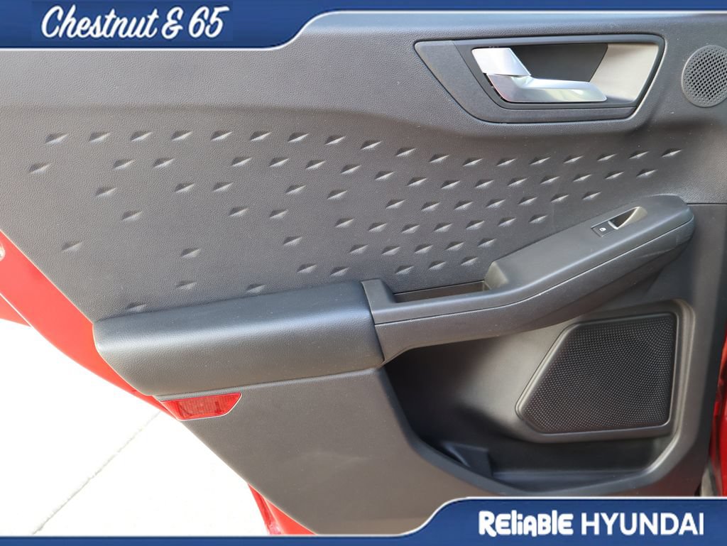 Used 2020 Ford Escape Titanium AWD/4WD image 17