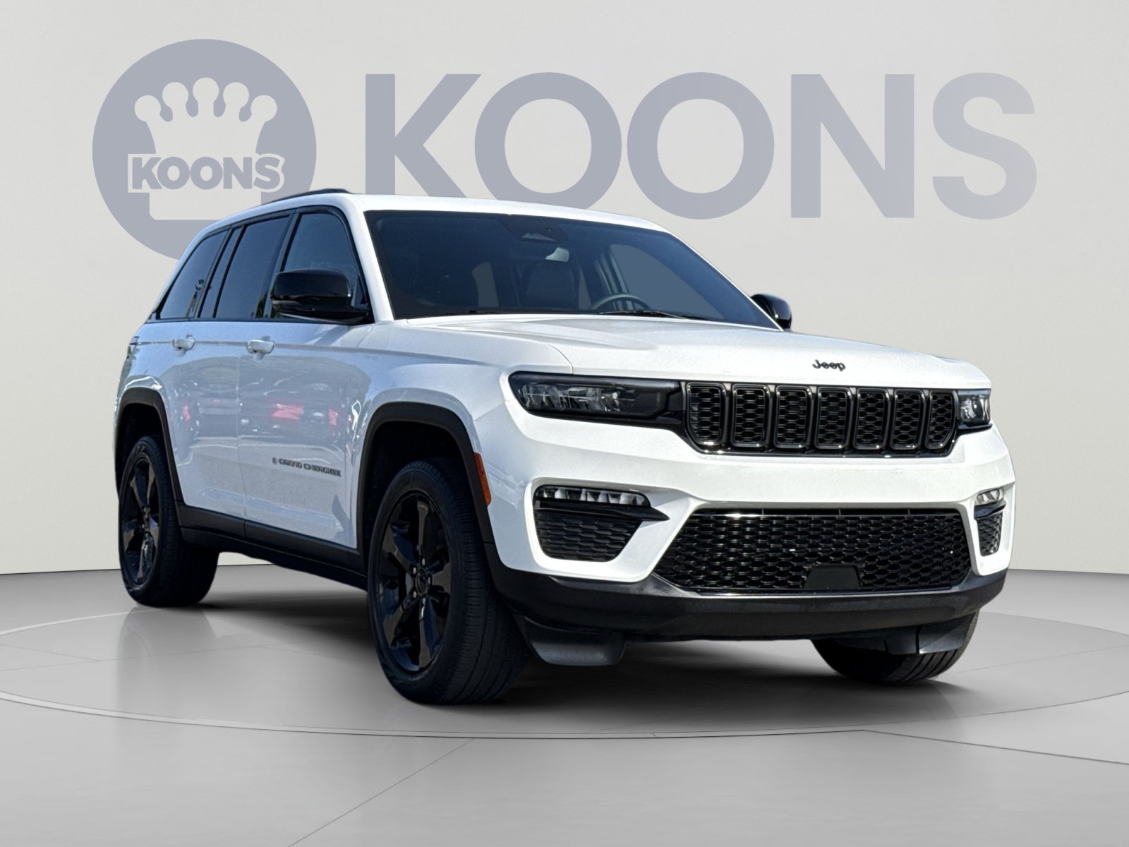 Used 2024 Jeep Grand Cherokee Limited w/ Black Appearance Package AWD/4WD image 10