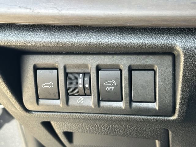 Used 2025 Subaru Outback Touring XT w/ Tech Package 2 AWD/4WD image 22