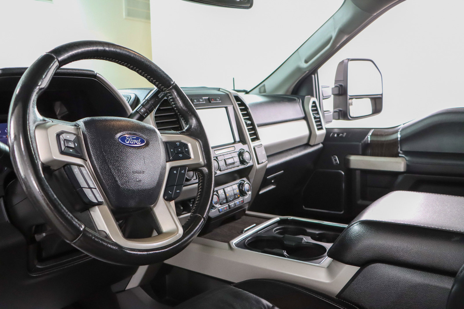 Used 2021 Ford F250 Lariat image 24