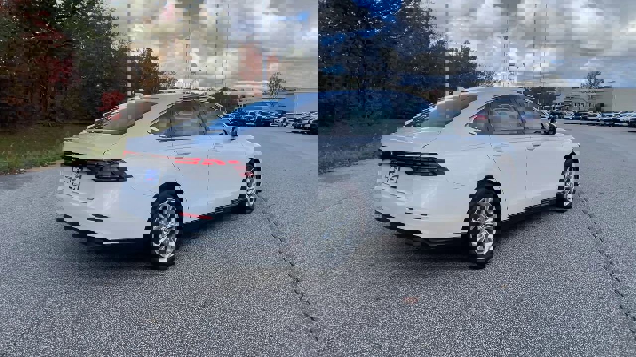 Certified 2023 Honda Accord LX image 9