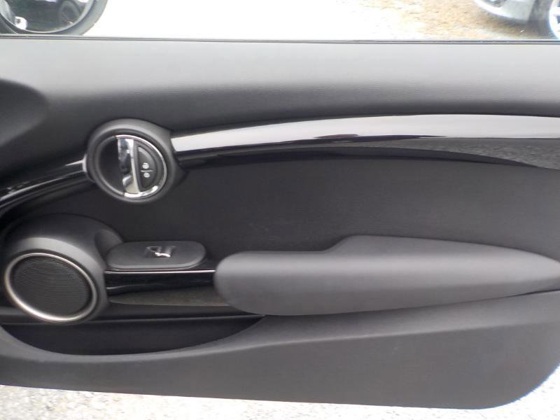 Used 2015 MINI Cooper S image 21