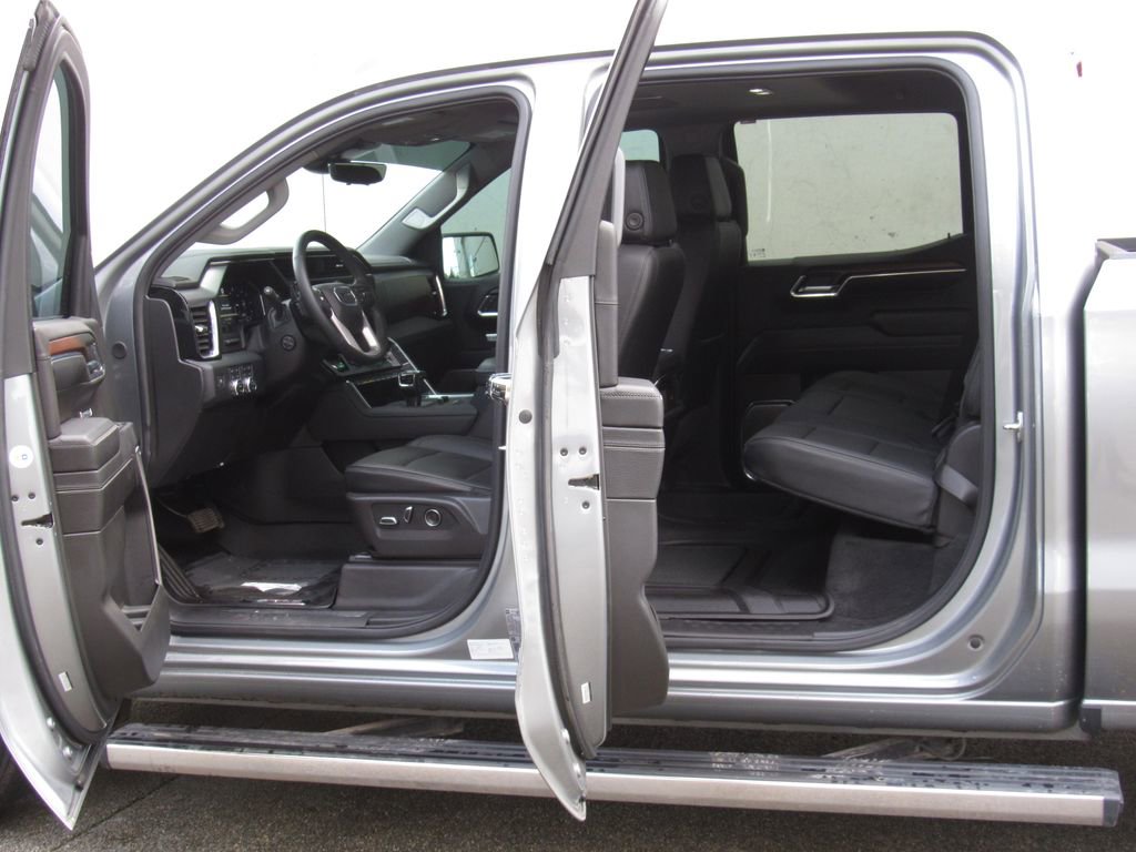 Used 2024 GMC Sierra 1500 Denali w/ Denali Reserve Package AWD/4WD image 17