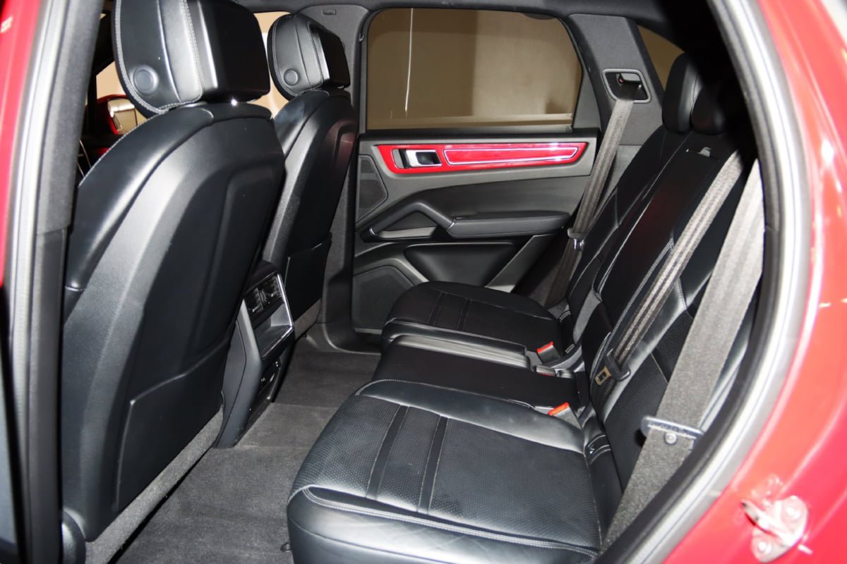 Used 2022 Porsche Cayenne Platinum Edition AWD/4WD image 63