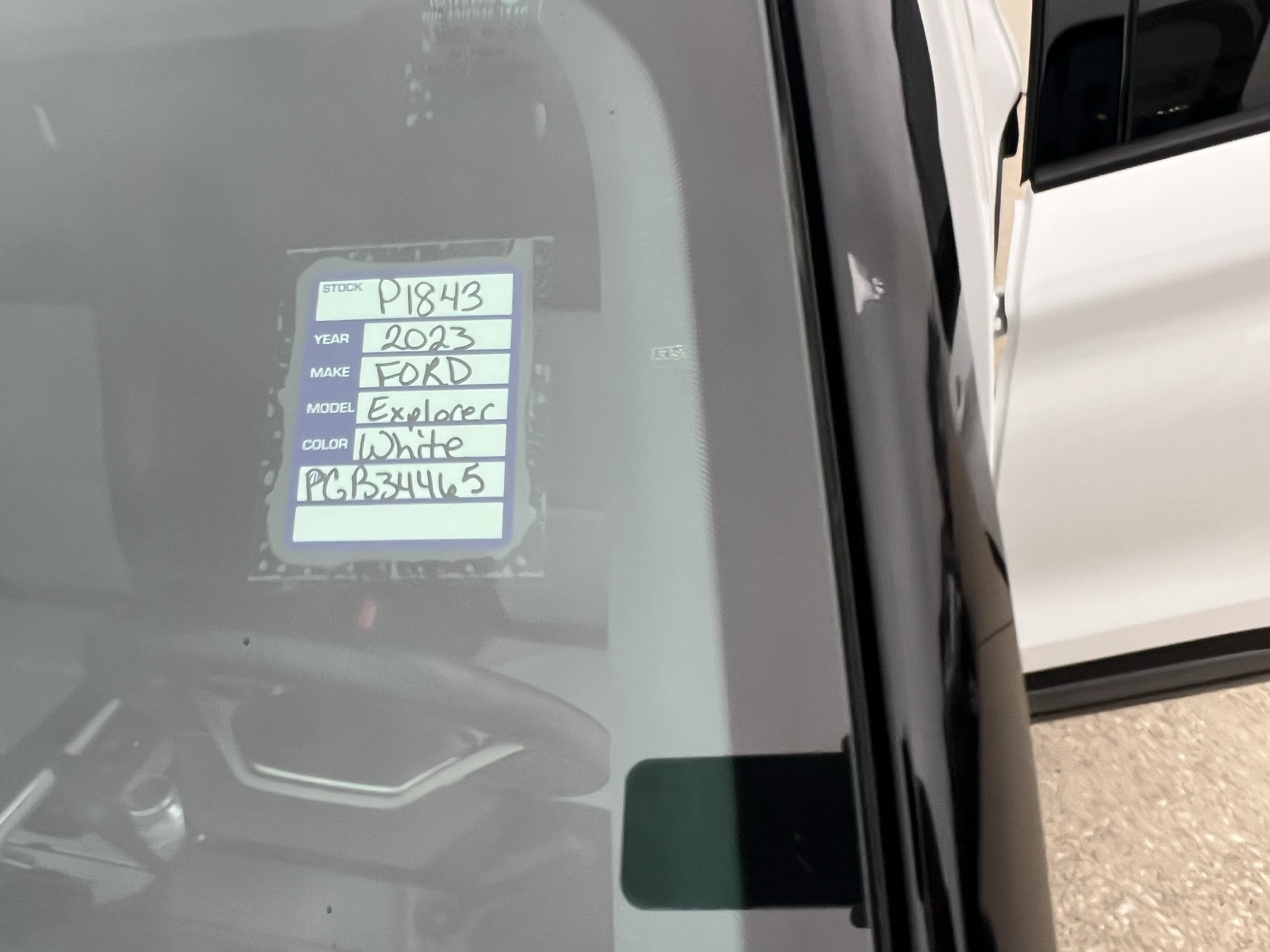 Used 2023 Ford Explorer XLT w/ Equipment Group 202A AWD/4WD image 23