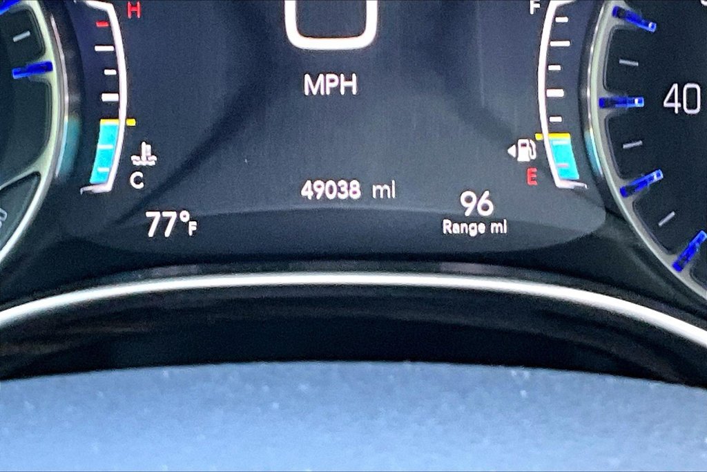 Used 2023 Chrysler Pacifica Limited w/ Uconnect Theater Family Group AWD/4WD image 13