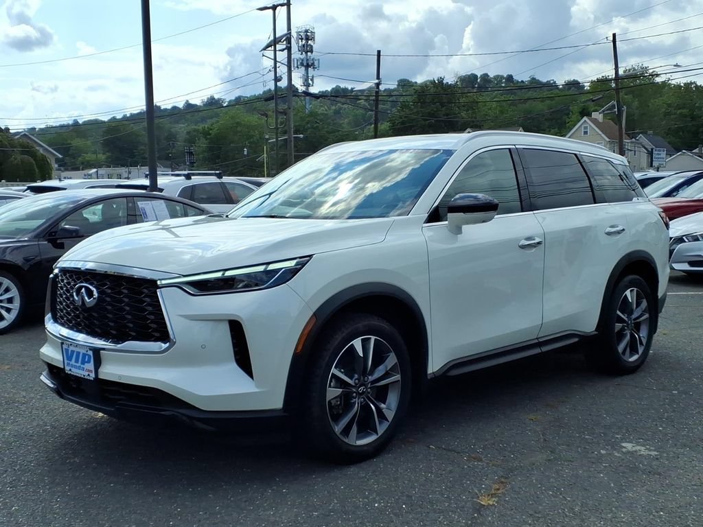Used 2024 INFINITI QX60 Luxe w/ Cargo Package AWD/4WD image 3