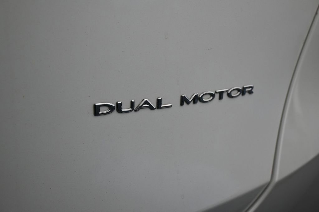 Used 2021 Tesla Model Y Long Range AWD/4WD image 26