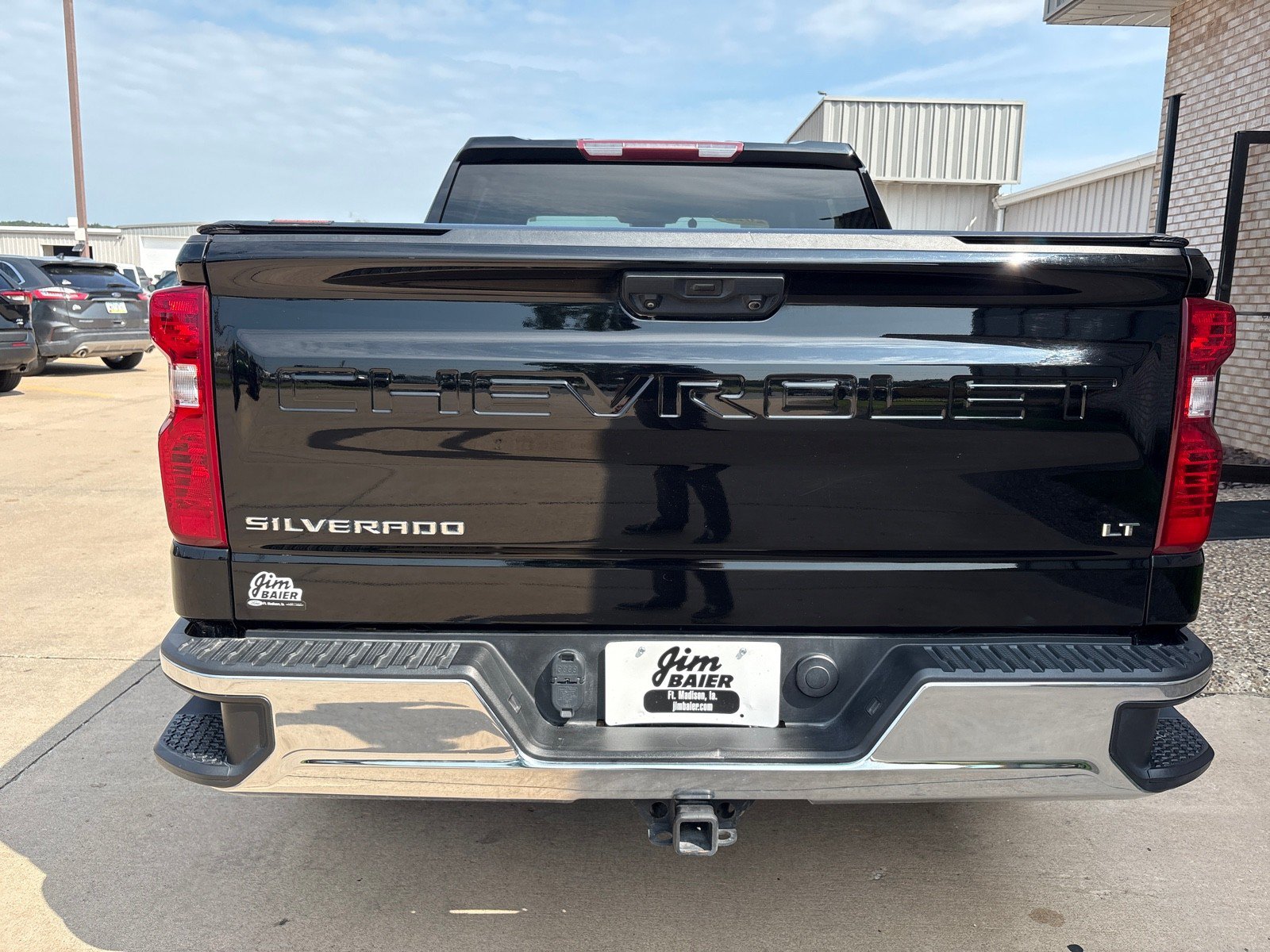 Used 2022 Chevrolet Silverado 1500 LT AWD/4WD image 9