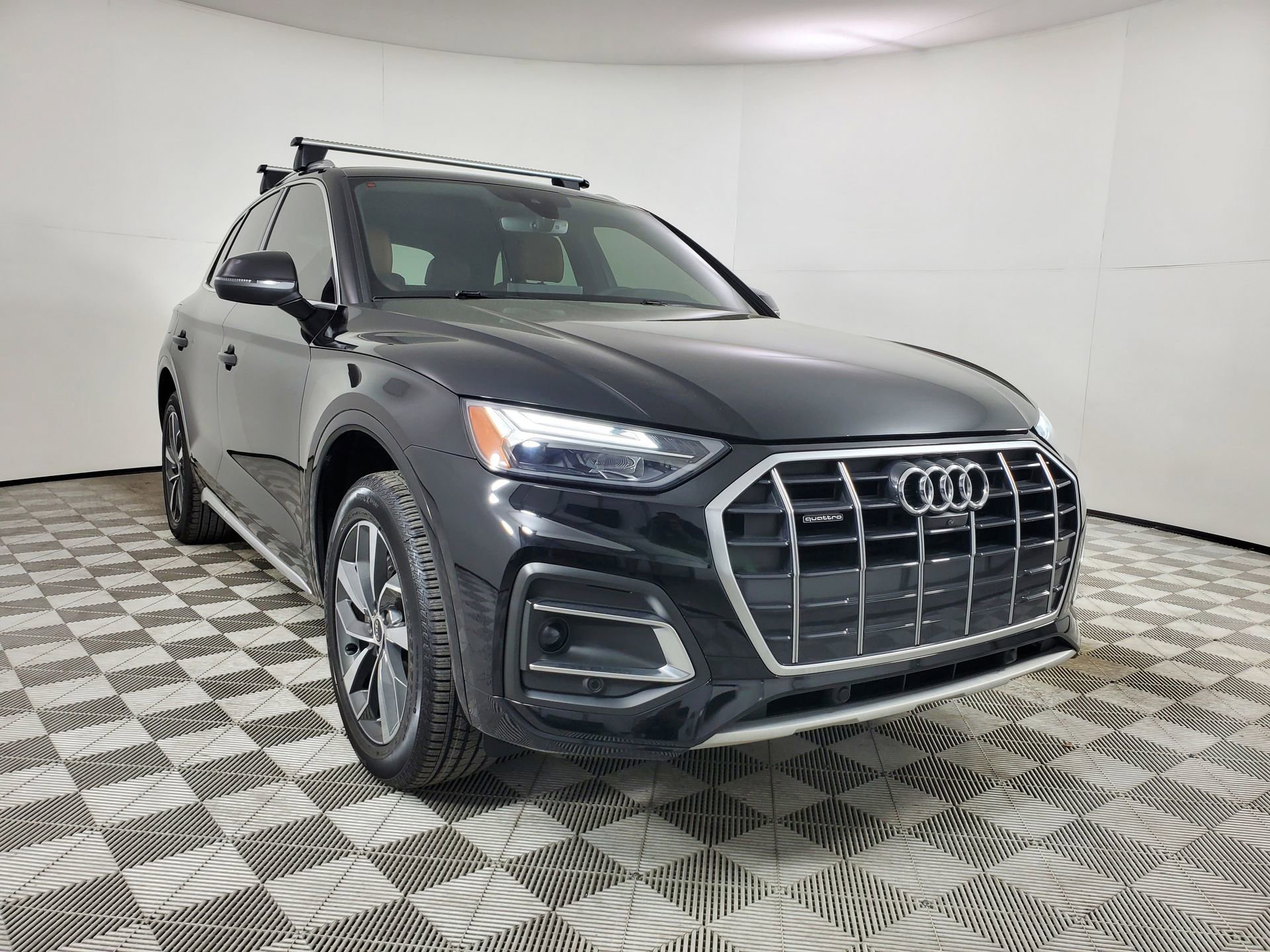 Certified 2021 Audi Q5 2.0T Premium Plus w/ Premium Plus Package image 2