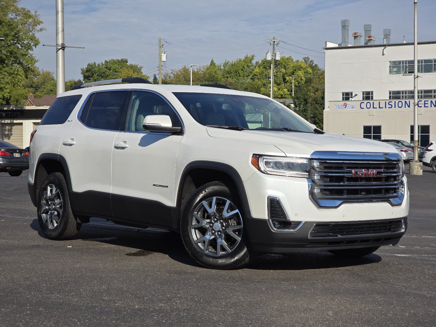 Certified 2023 GMC Acadia SLT AWD/4WD image 2