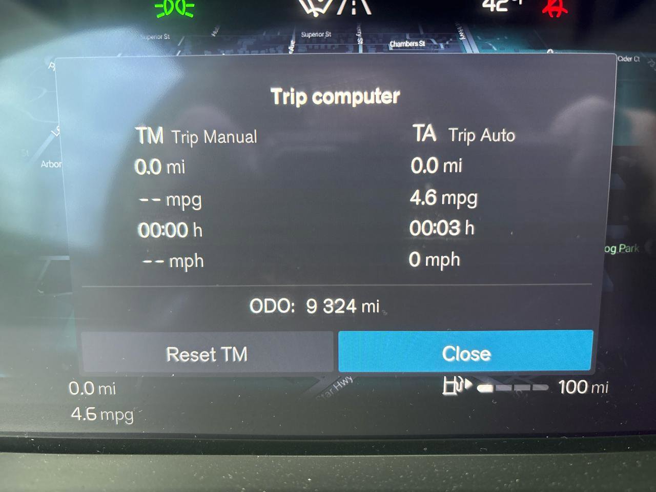 Used 2025 Volvo XC40 B5 Core image 10