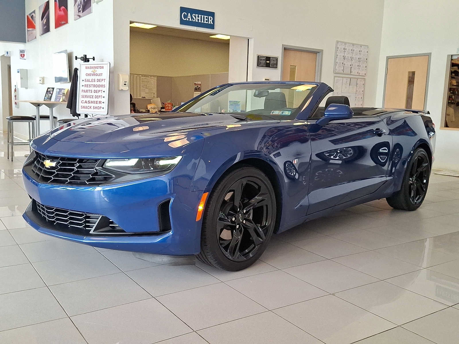Used 2020 Chevrolet Camaro LT RWD image 3
