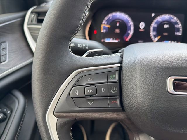New 2025 Jeep Grand Cherokee Limited w/ Luxury Tech Group II image 11