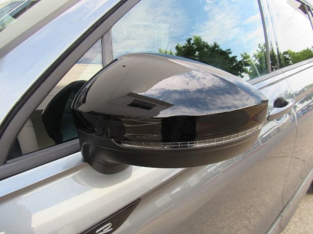 Used 2022 Volkswagen Tiguan SE R-Line FWD image 15