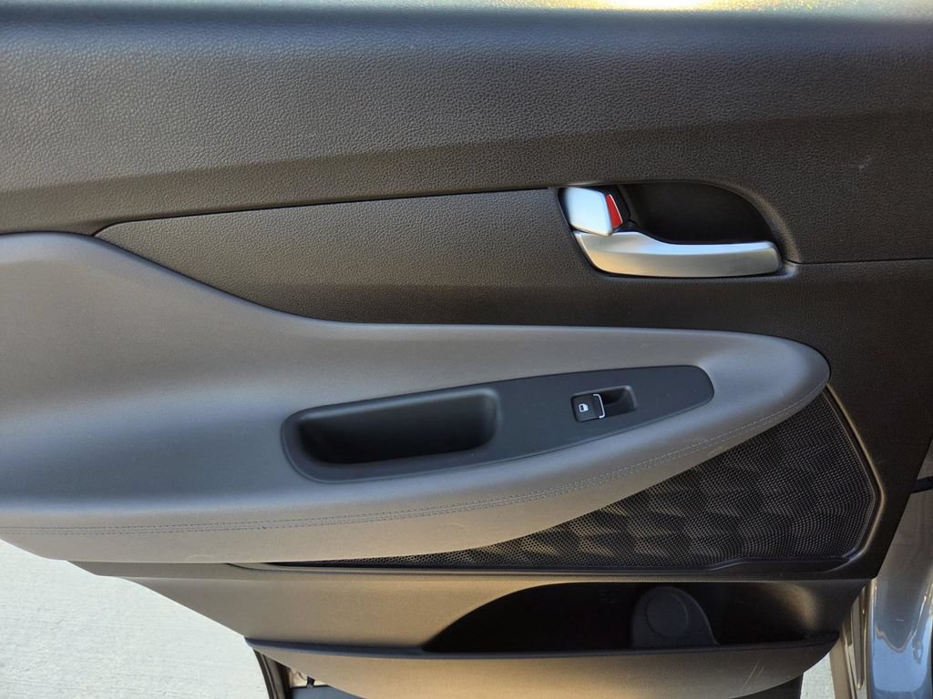 Used 2019 Hyundai Santa Fe SE FWD image 10
