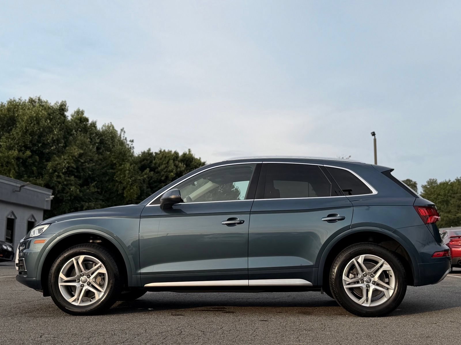 Used 2018 Audi Q5 Prestige w/ Premium Plus Package AWD/4WD image 2