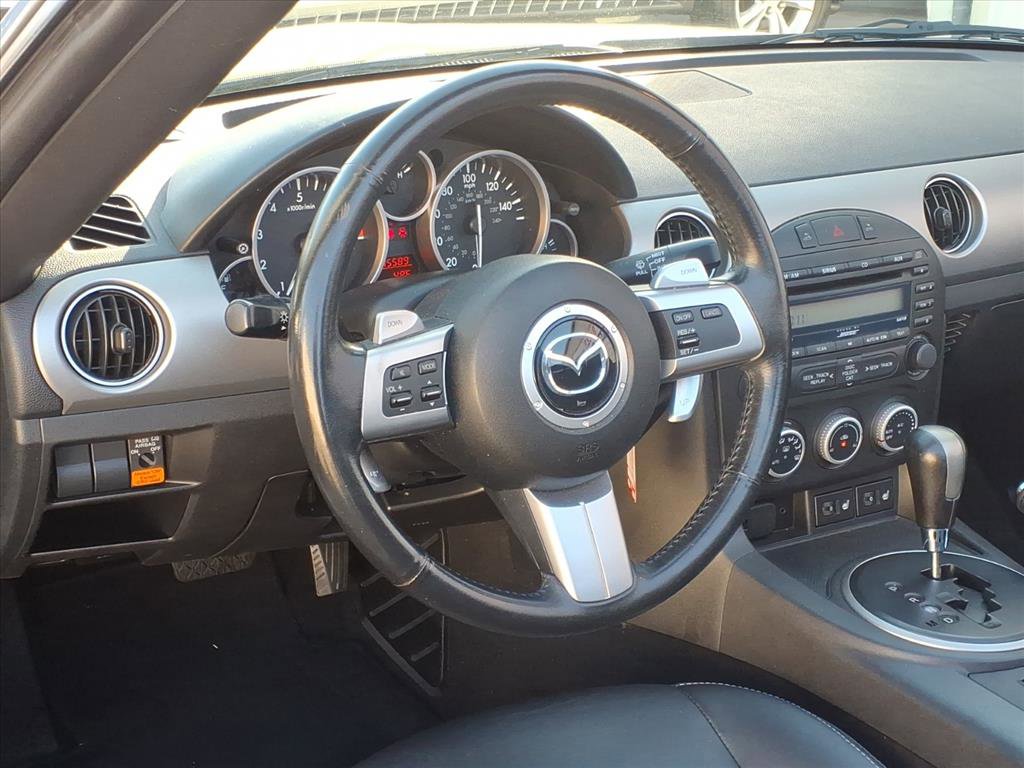 Used 2010 MAZDA MX-5 Miata Grand Touring image 8