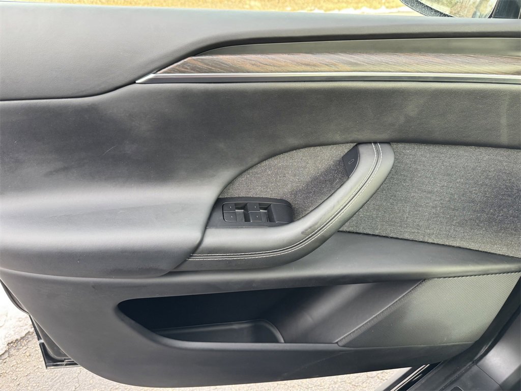 Used 2022 Tesla Model X image 14