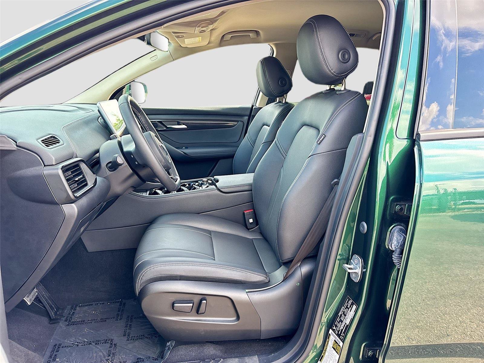 New 2025 VinFast VF 8 Eco AWD/4WD image 20