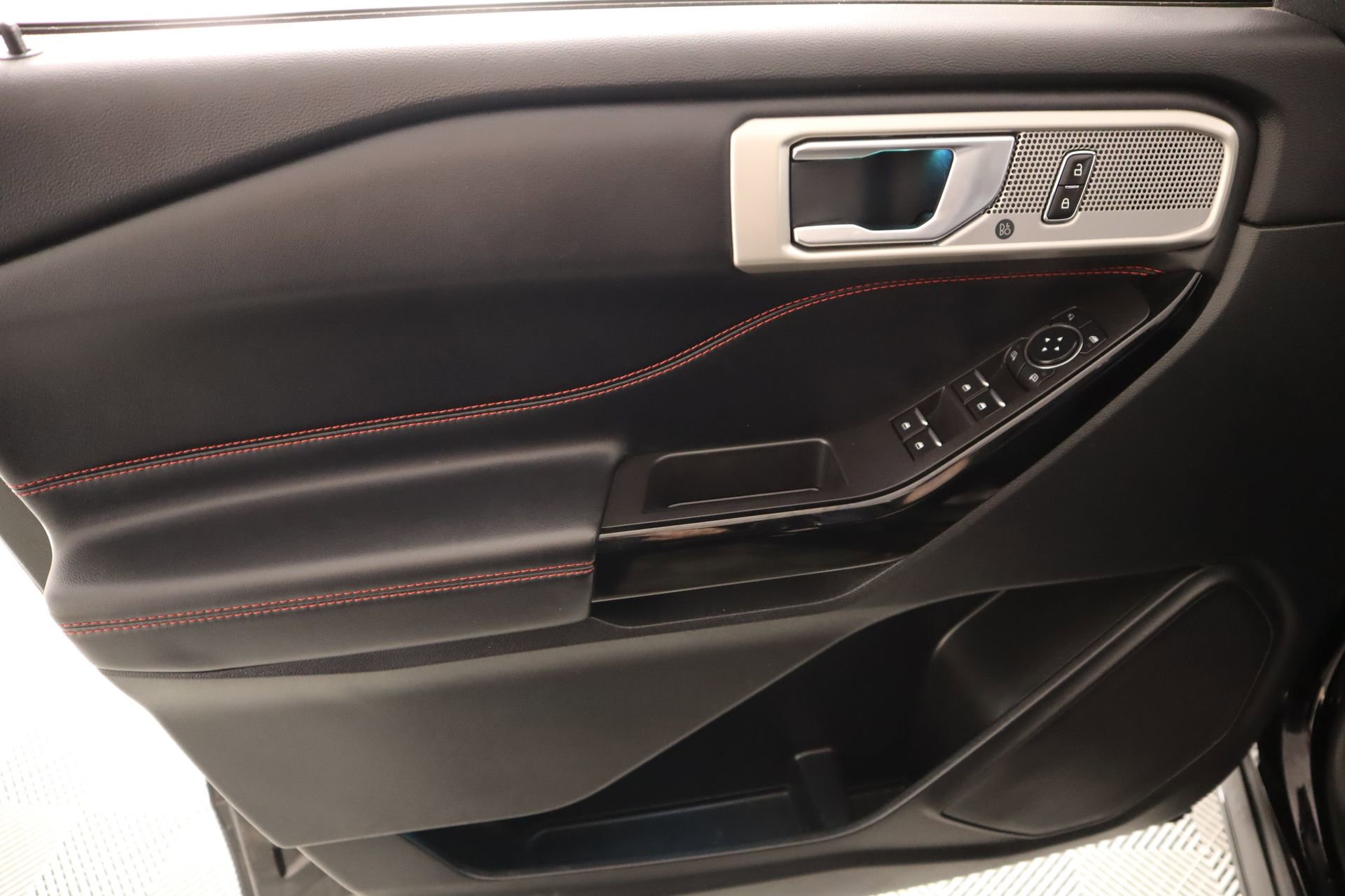 Used 2023 Ford Explorer ST-Line image 17