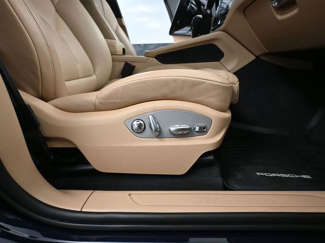 Used 2022 Porsche Macan Base image 52