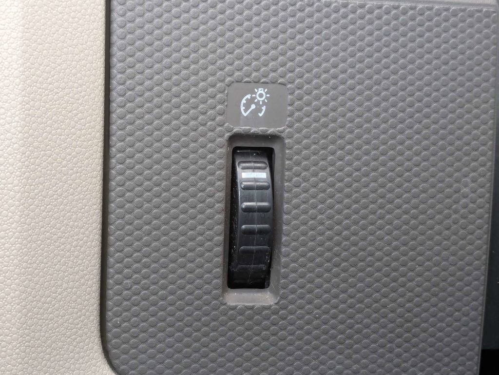 Used 2010 Ford Escape XLS image 35