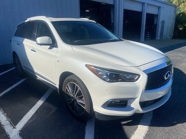 Used 2017 INFINITI QX60 FWD w/ Deluxe Technology Package