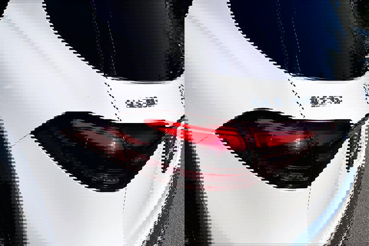 Used 2024 Mercedes-Benz GLE 350 4MATIC image 30