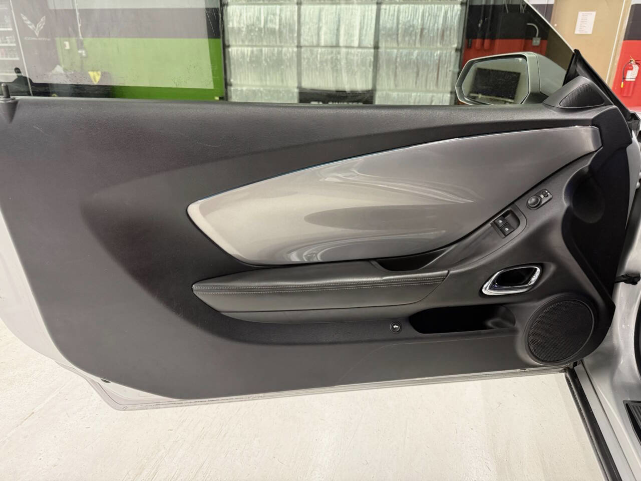 Used 2010 Chevrolet Camaro SS RWD image 22
