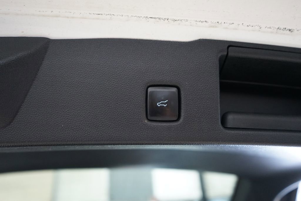 Used 2020 Ford Escape Titanium image 53