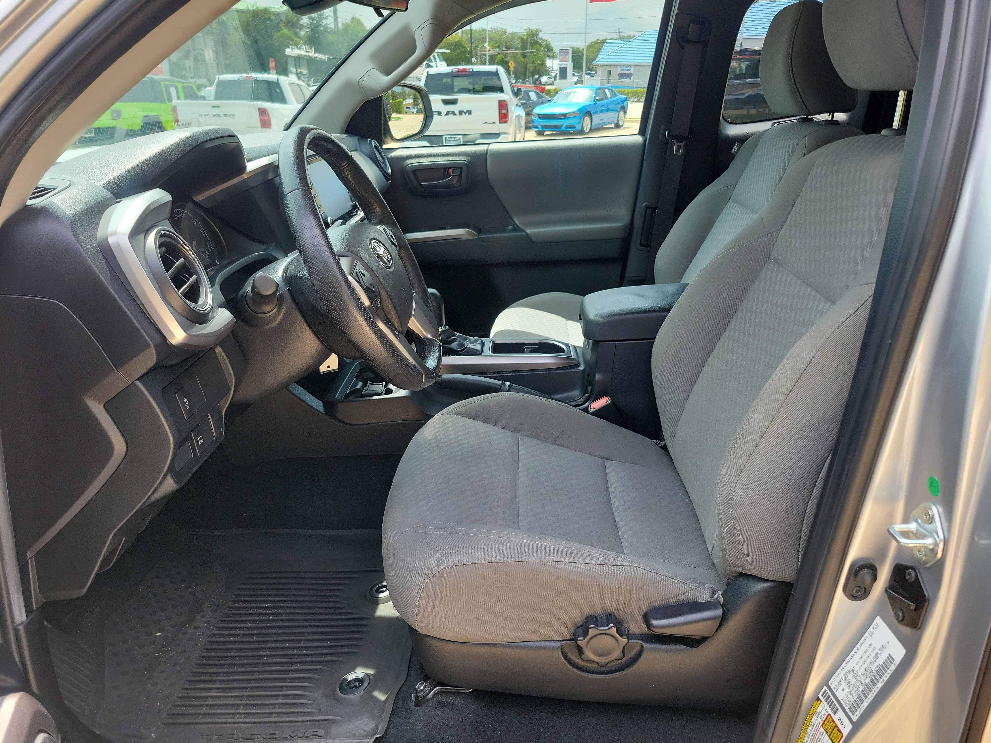 Used 2023 Toyota Tacoma SR5 RWD image 4