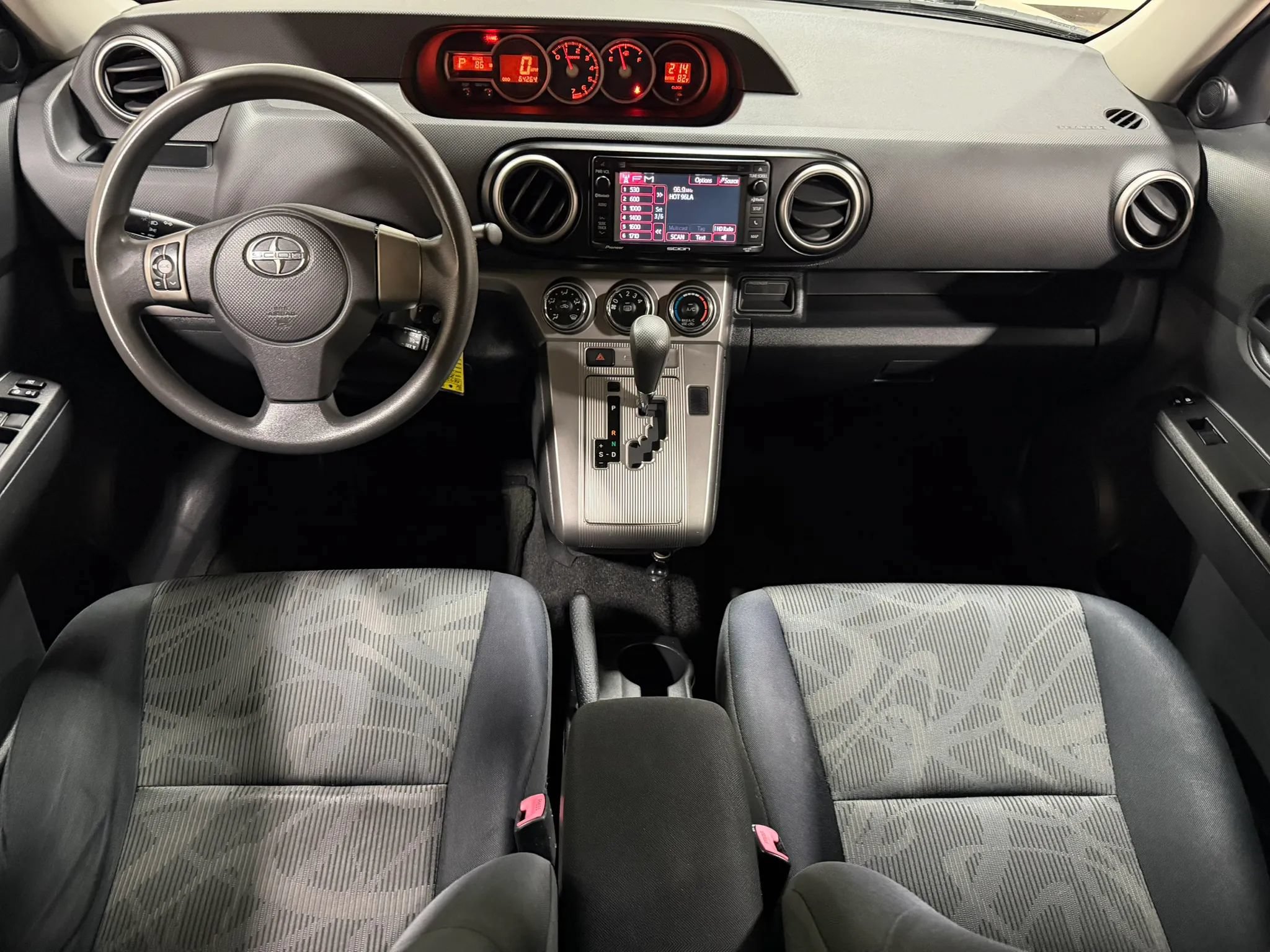 Used 2015 Scion xB FWD image 47