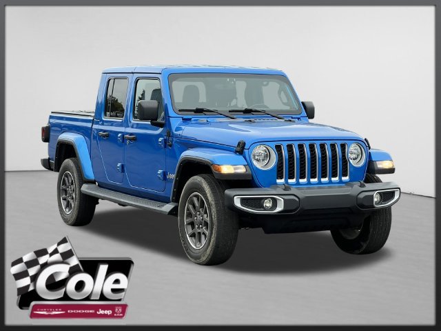 Used 2022 Jeep Gladiator Overland w/ Popular Equipment Package AWD/4WD image 1