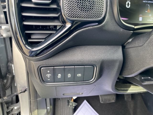Used 2023 Kia Soul S FWD image 25