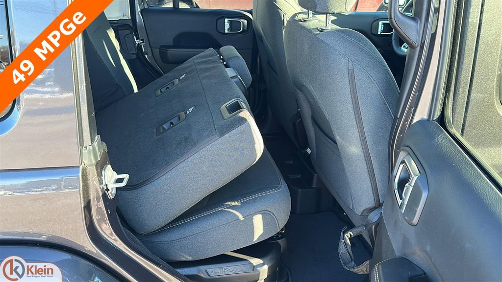 Used 2025 Jeep Wrangler Unlimited Sahara image 31