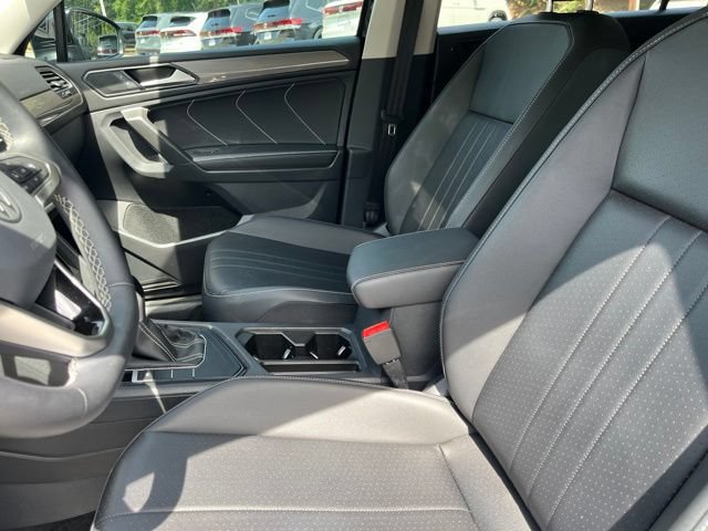 Used 2023 Volkswagen Tiguan SE FWD image 9