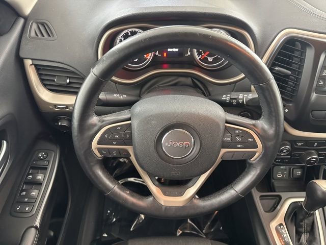 Used 2014 Jeep Cherokee Sport w/ Cold Weather Group FWD image 25