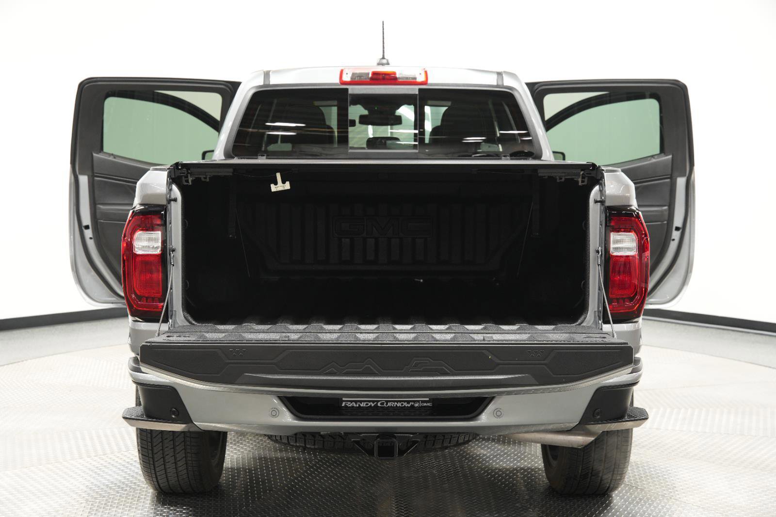 Used 2025 GMC Canyon Denali image 11