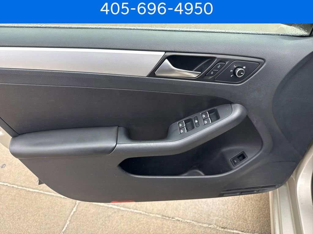 Used 2014 Volkswagen Jetta SE image 11
