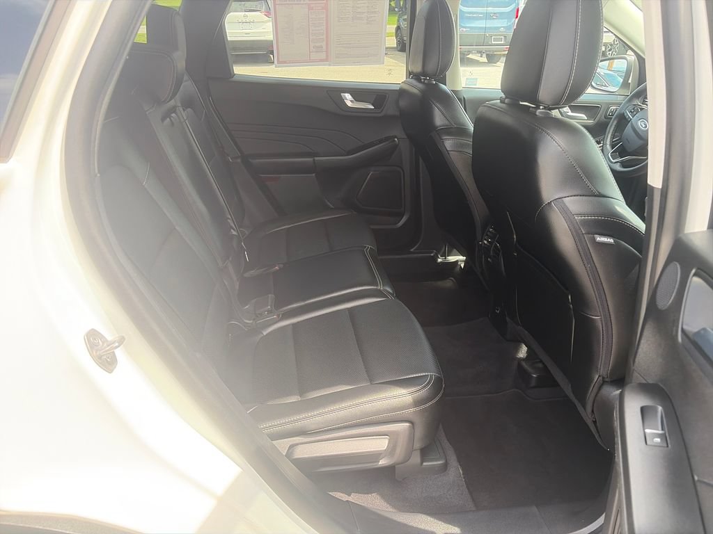 Used 2022 Ford Escape SEL w/ Technology Package FWD image 38
