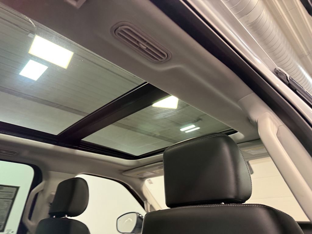 Used 2025 Ford Expedition Max Platinum image 17