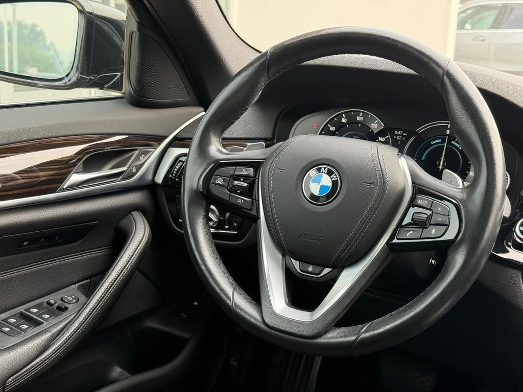 Used 2018 BMW 530e xDrive AWD/4WD image 13