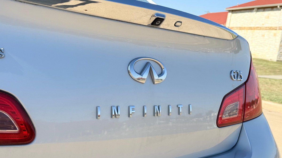 Used 2011 INFINITI G25 Journey w/ Moonroof Pkg RWD image 8