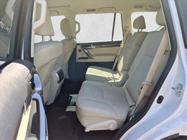 Used 2022 Lexus GX 460 Premium w/ Accessory Package AWD/4WD image 17